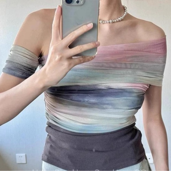 Off-Shoulder Multicolor Top - Picture 1 of 7